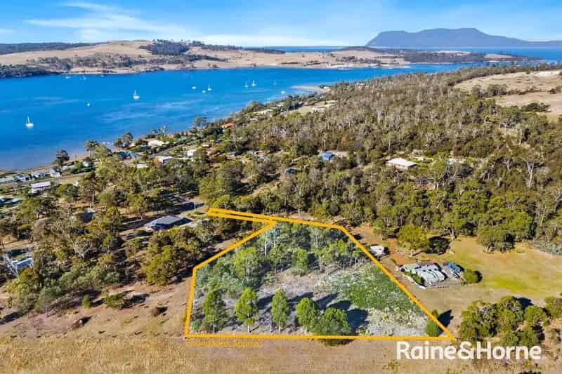 Buy House in Triabunna with Water Glimpses and Fully Fenced Allotment