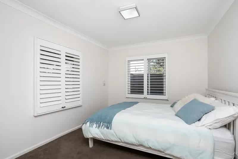 Rent Lakefront Apartment in Narrabeen with Waterfront Access