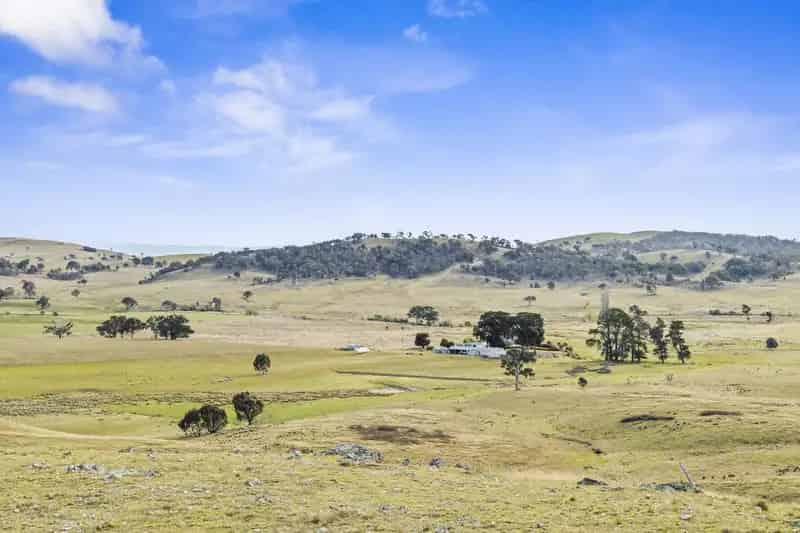 Buy Country Home at Murrumbateman with 1000 Acres and Modern Features