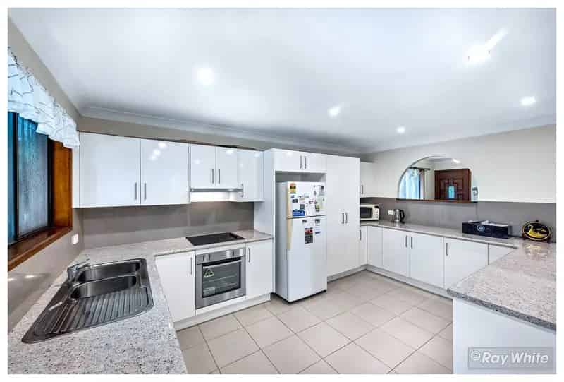 Five Bedroom Family Home in a Great Location!