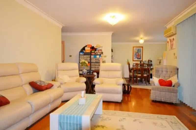 4 rooms house of 285 m² in Sydney