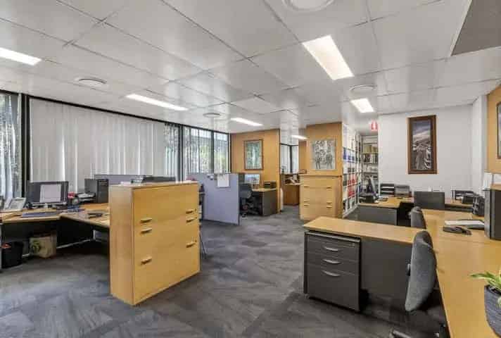 FRONT UNIT FOR LEASE - HIGH CLEARANCE CLEAR SPAN WAREHOUSE WITH CORPORATE OFFICE