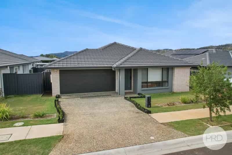 4-bedroom home In Moore Creek!