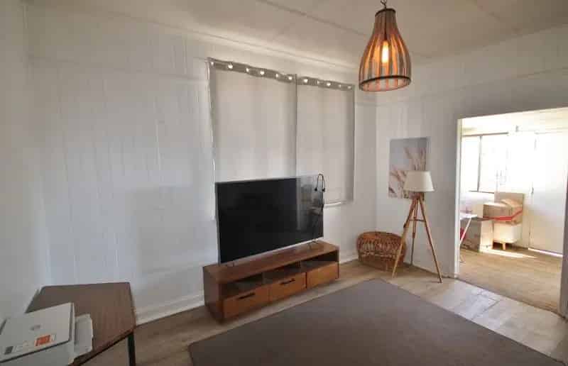 Renovator In Flood Free Location