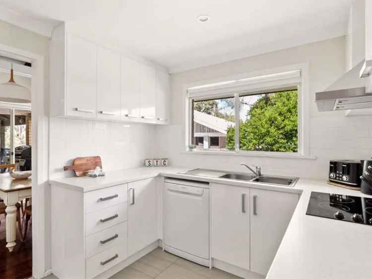 Rent 3 Bedroom House in Old Dunsborough with Modern Features