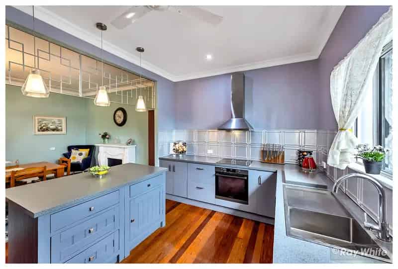 Unique Family Home in Park Avenue!