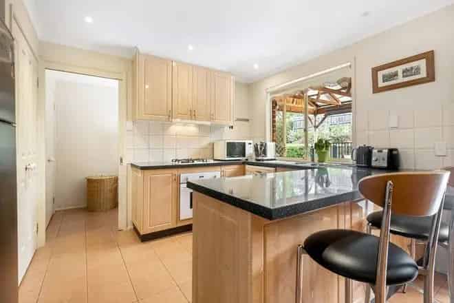 House For Sale , 16, Somerset Court, Bannockburn, Victoria
