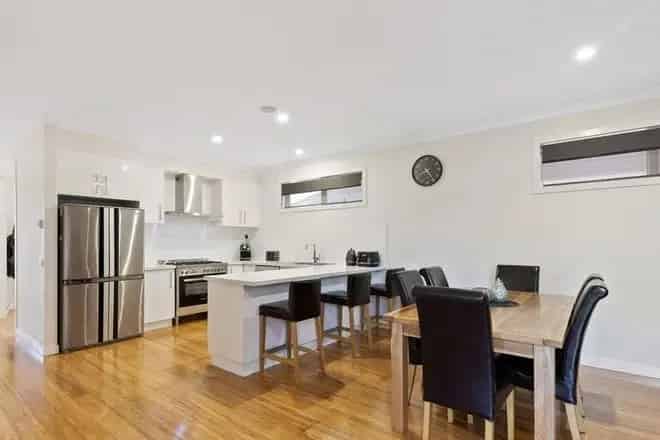 House For Rent , 52, Banksia Grove, Melbourne, Victoria