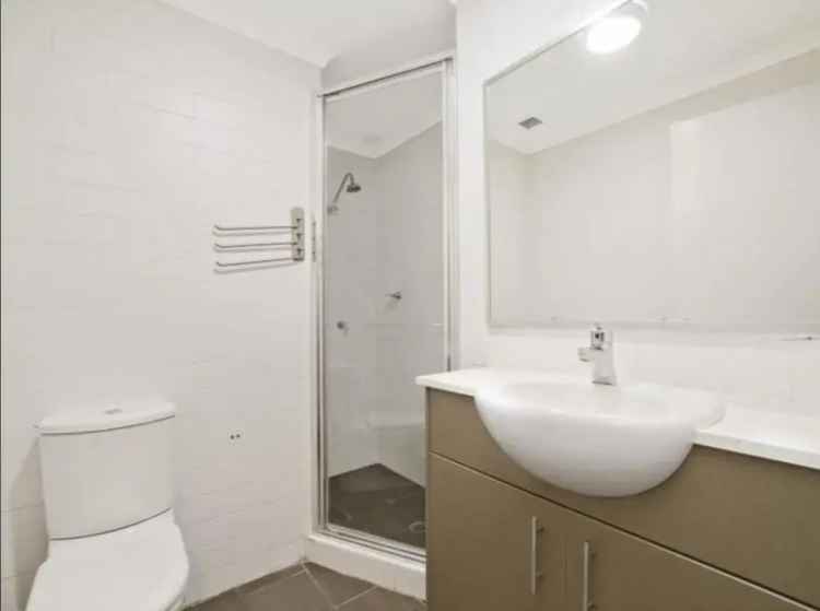 Modern 1 Bedroom Apartment Near UTS and Broadway Shopping Centre