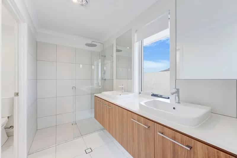 Expansive Executive Living in Prestigious Waterside Precinct