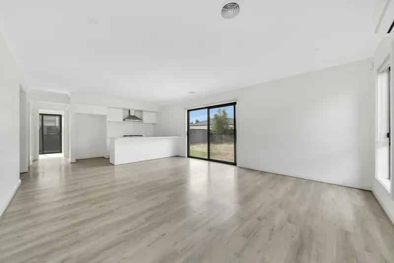 House For Rent , 21, Ceremony Drive, Melbourne, Victoria