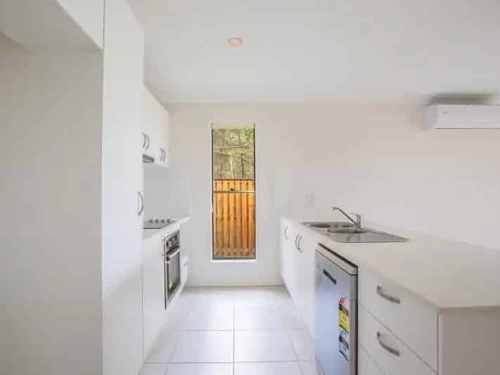 Buy Investment Property in Park Ridge with 6 Bedrooms and 3 Bathrooms
