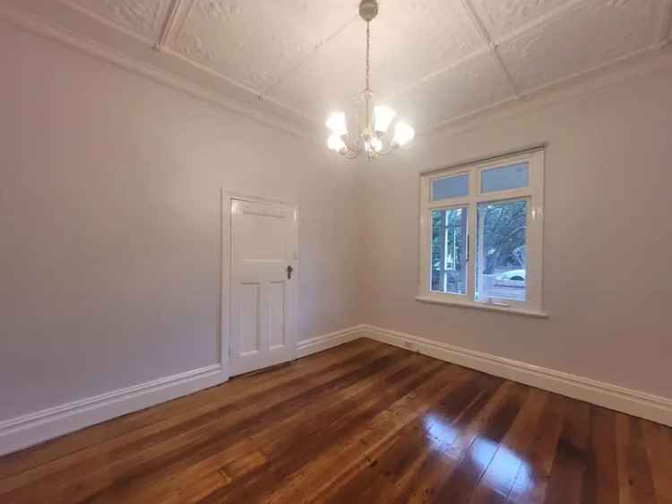 Renovated 4 Bedroom Home Near Station and Shops