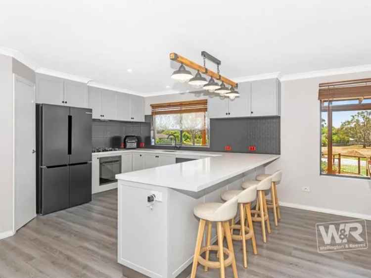 Stunning Lifestyle Property in Lower King Albany