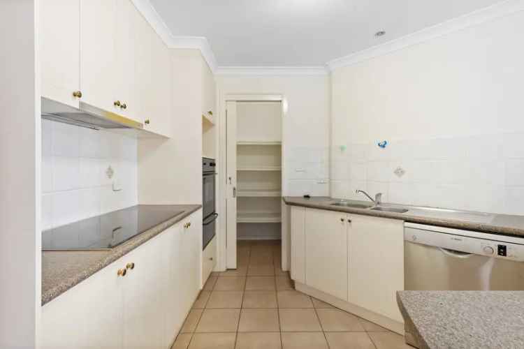 Four Bedroom Family Home Ngunnawal