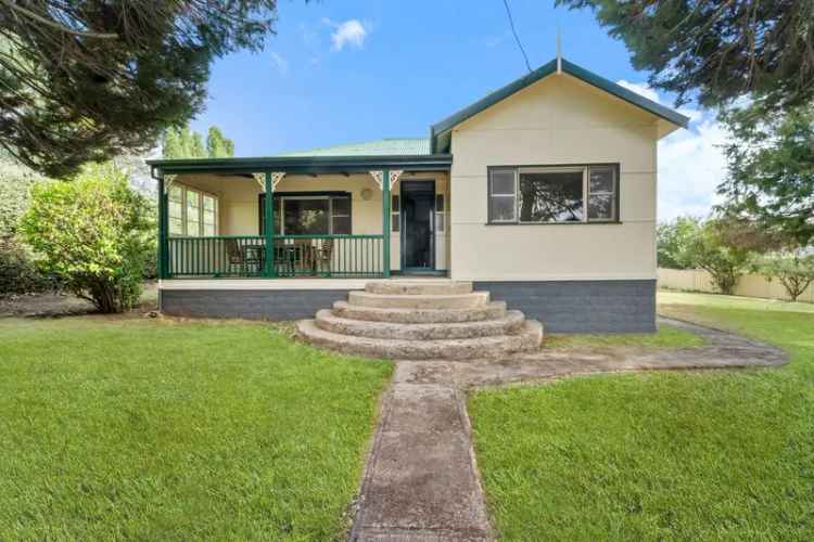 Rent Charming Home in Adaminaby with Garden and Furnished Rooms