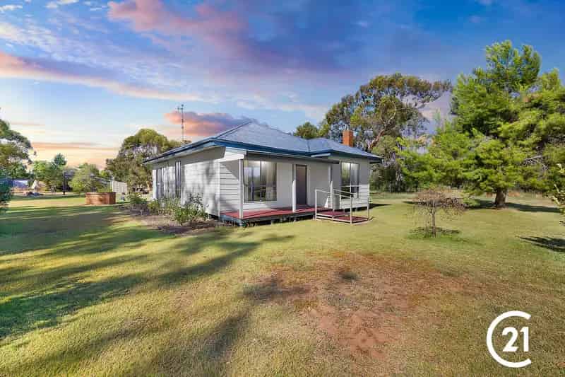 99 Echuca-Mitiamo Road, Echuca VIC 3564 - House For Sale