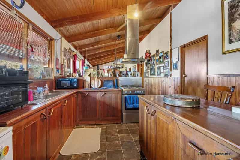 Buy rural property Misty Valley with breathtaking views and dual homes