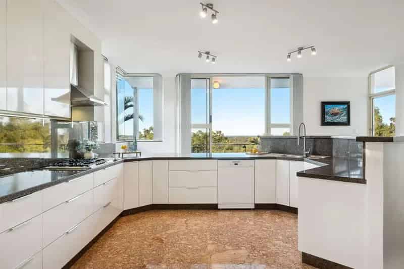 Rent Clear Mountain Villa with Stunning Views in Queensland