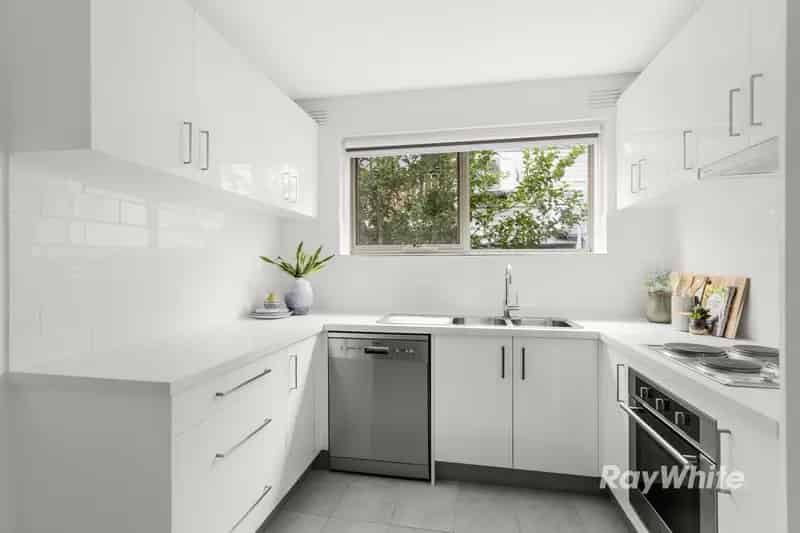 Dazzling Ground Floor Apartment