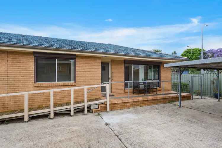 Family Home Near Figtree Grove Three Bedrooms One Level