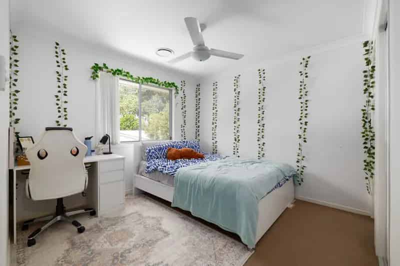 Buy House in Stretton College Catchment with Modern Features