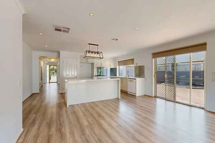 Stunning & Spacious Family Home in Craigieburn!