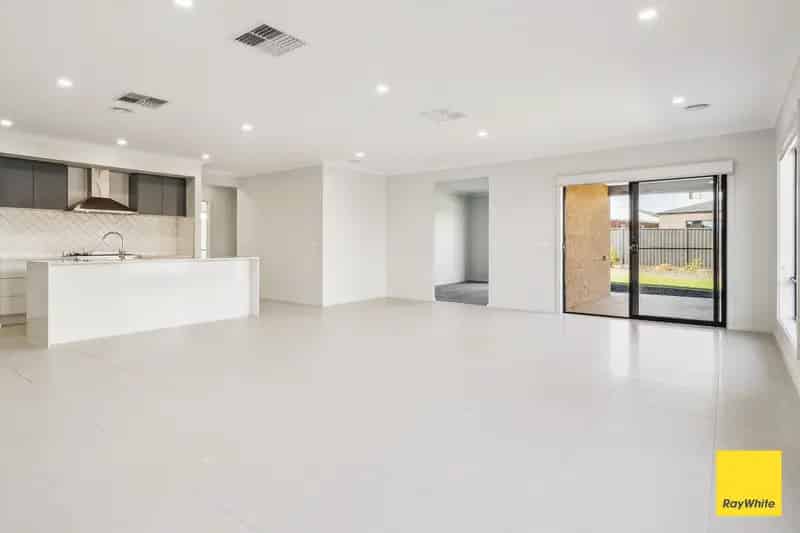 "Modern Family Home in Prestigious McIvor Forest Estate"