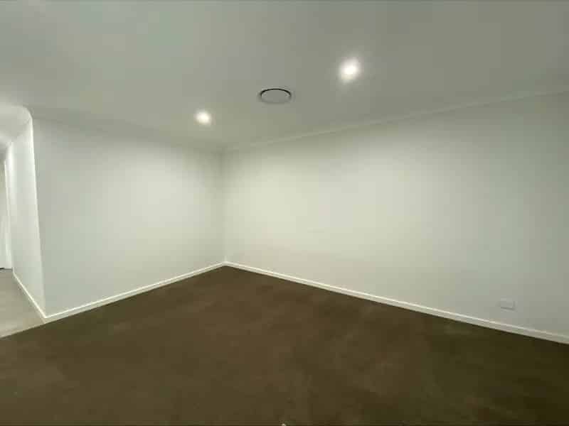 3 BEDROOM DUPLEX - LOCATED IN WESTDALE