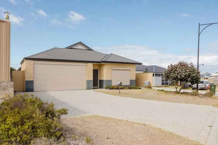 Seaside Family Home Near Marina Precinct