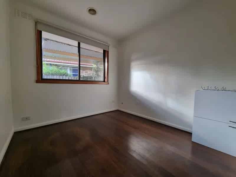 136 Wilson Street, Cheltenham VIC 3192 - House For Lease