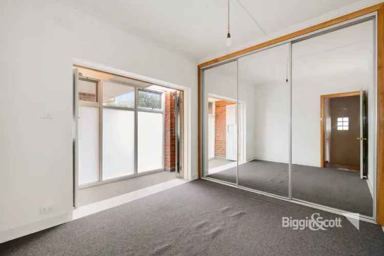 3 rooms house of 371 m² in Melbourne