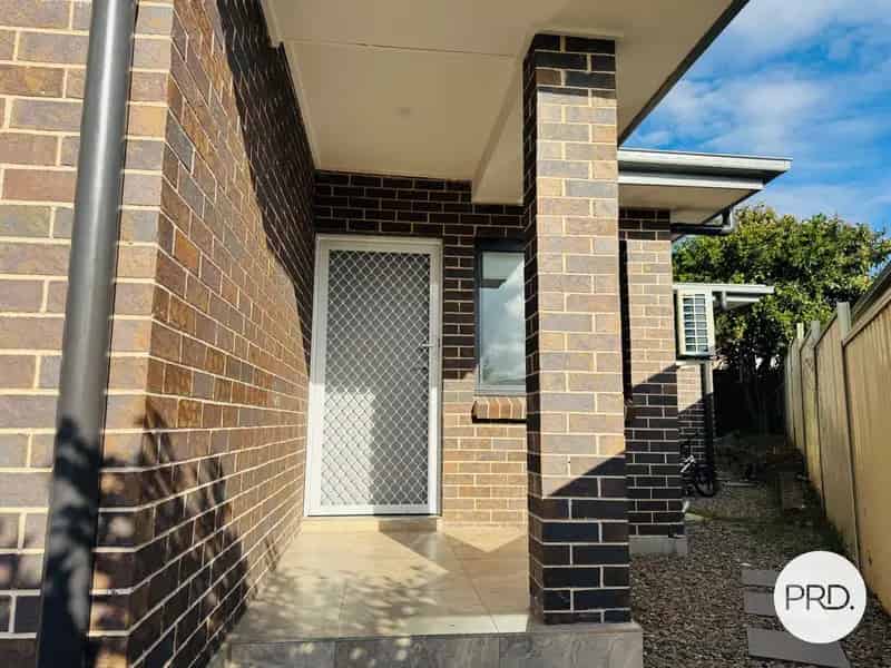 Only 6 months old - 3 bedroom Granny Flat!!