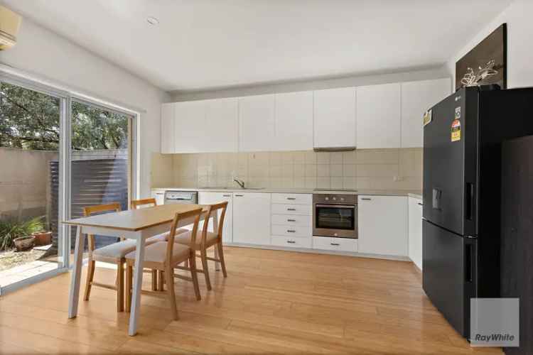 2 Bedroom Townhouse in Jarrah Estate Melbourne