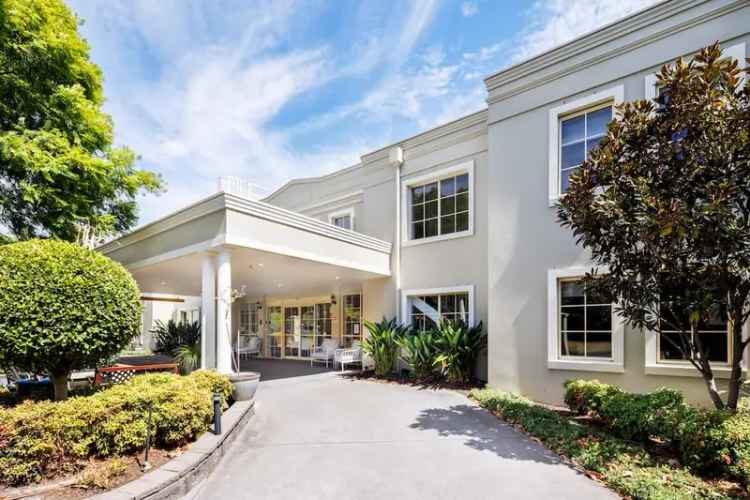 Rent Elegant Retirement Village Apartment in Hawthorn with Care Services