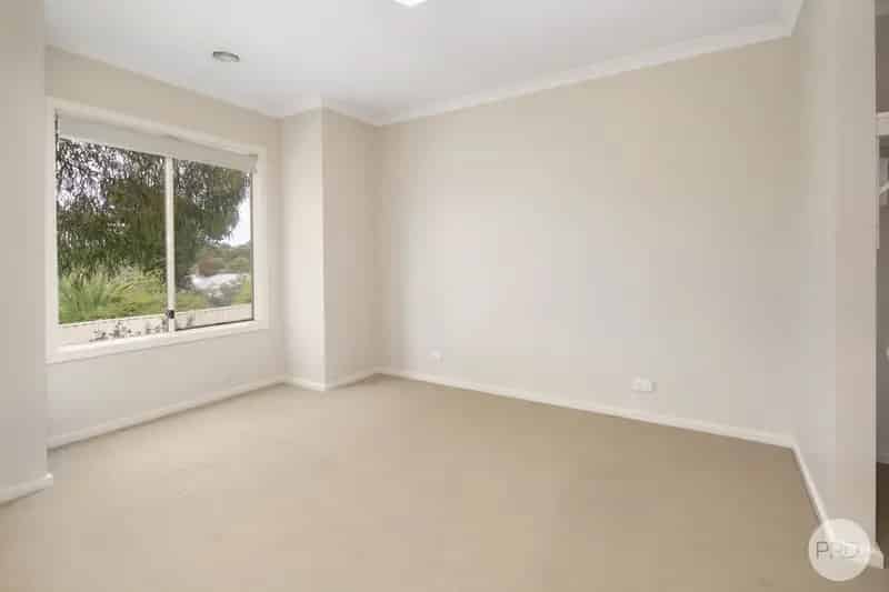 Low Maintenance Living in Leafy Golden Point