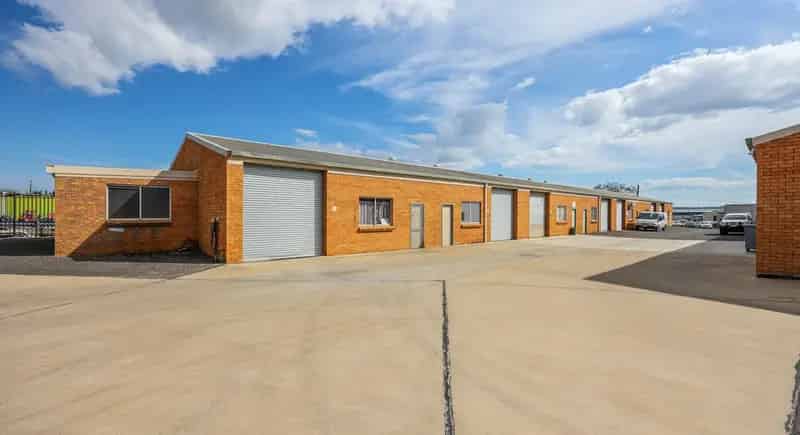 Industrial Storage for Rent in Taminda with Great Location Features