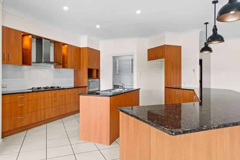 Rent Luxury Rural Property in Samford Royal Estates with Stunning Views