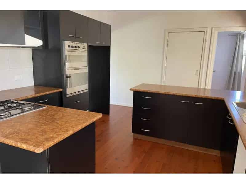 Handy Location In Harristown