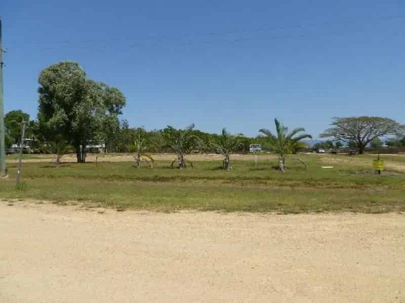 Buy Large Block Land on Outskirts of Ingham with Water Connections