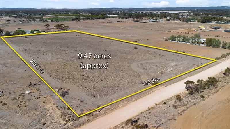 Blank Canvas, Bold Potential at Buckland Park Road!