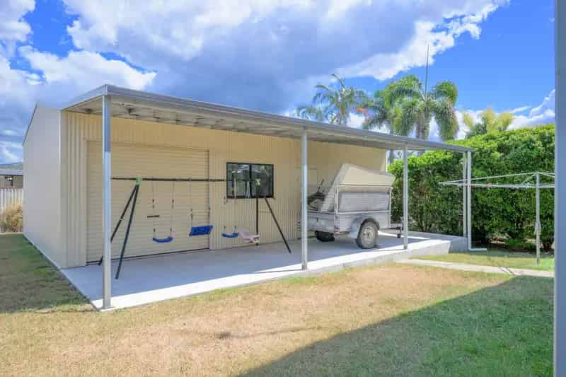 HIGHSET 3 BEDROOM HOME ON CORNER BLOCK...NEAR SCHOOL & SHOPS…WITH LARGE SHED