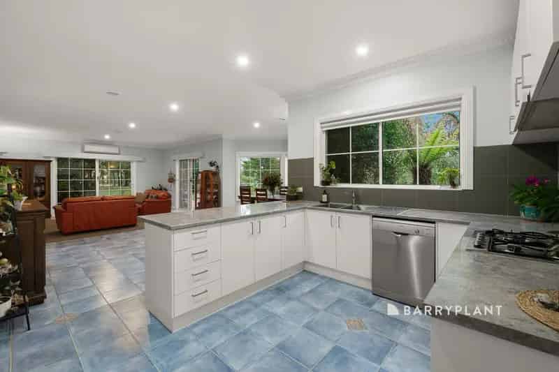 Rare offering on 5600m2!