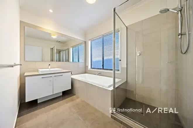 House For Rent , 10, Riverbark way, Melbourne, Victoria