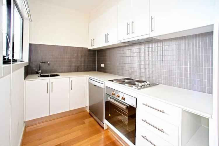 2 Bedroom 216m² Apartment Melbourne - Box Hill