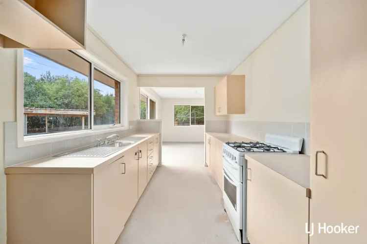 House For Sale in Canberra, Australian Capital Territory