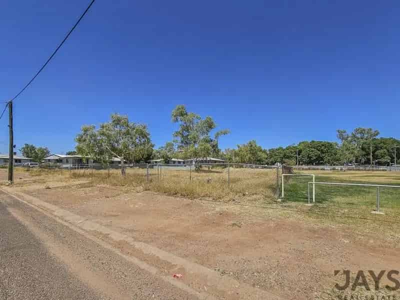 Buy land in quiet area perfect for home building or investment