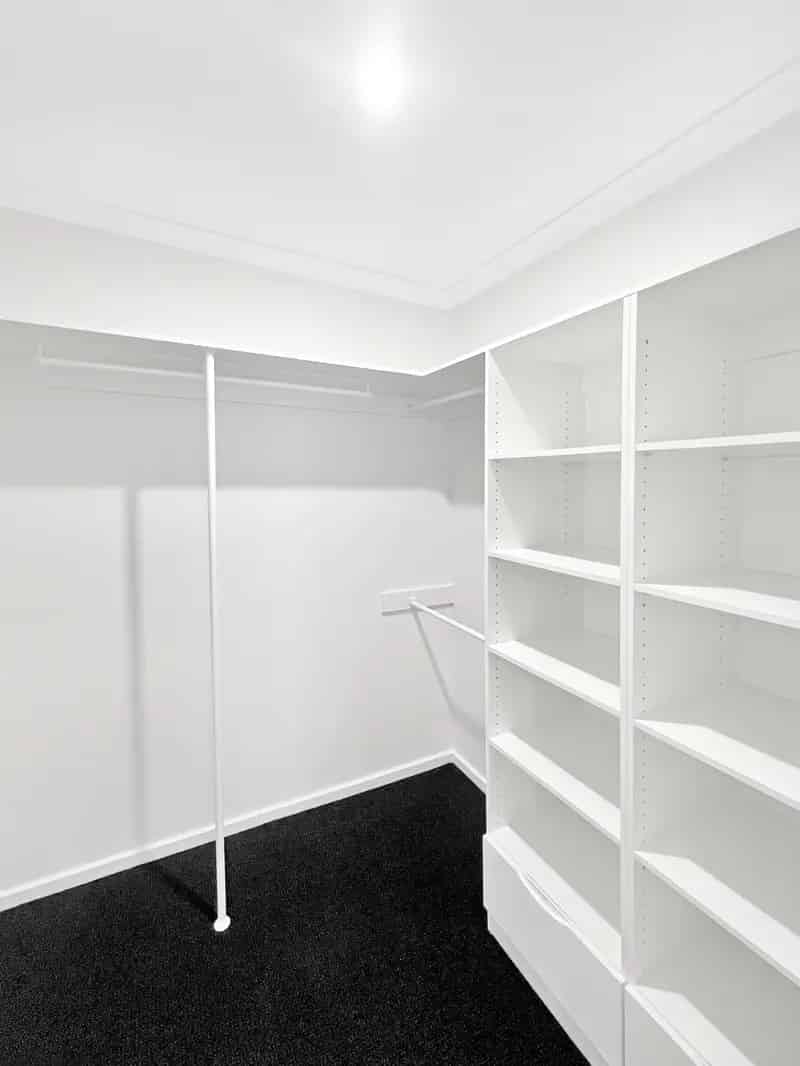 Modern 4-Bedroom Home for Sale: Perfectly Located and Ready for Your Personal Touch!