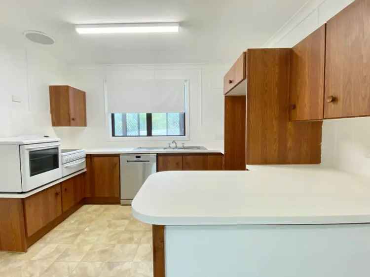 43 Mahogany Crescent, Gateshead NSW 2290 - House For Lease