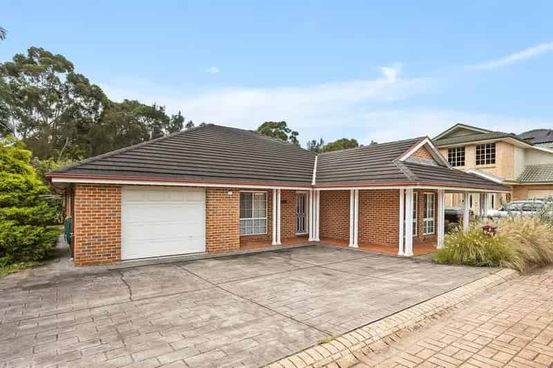 Buy House in Bulli with Modern Interiors and Outdoor Space